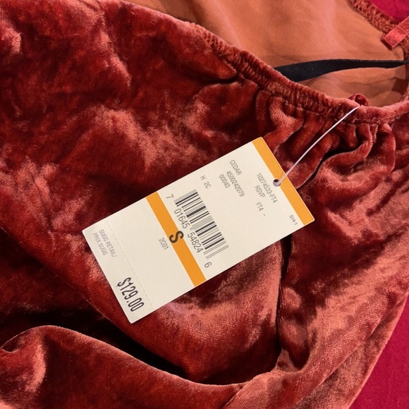 BRAND NEW CEDAR VELVET RACHEL ROY ROMPER - Picture 5 of 7